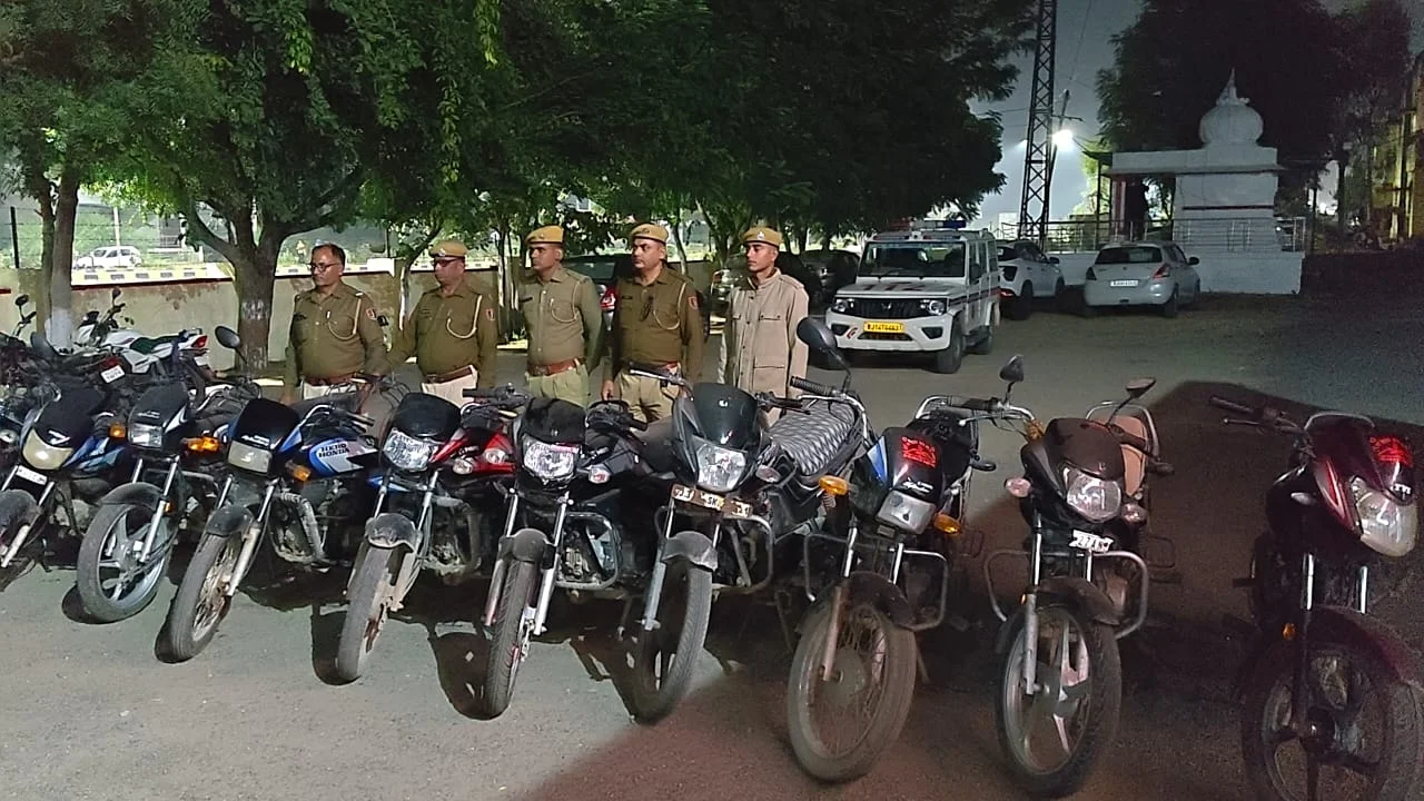 बिना नंबर प्लेट वाहनों पर चला अभियान,50 चालान,10 बाइक जब्त