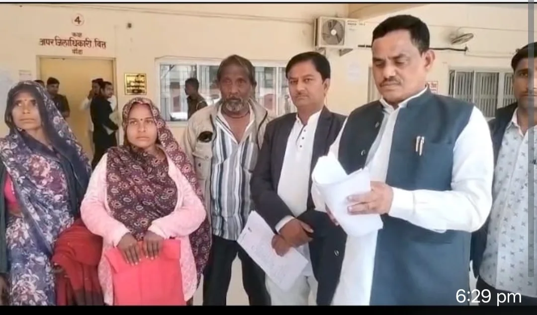 उन्होंने जिलाधिकारी के माध्यम से विदेश मंत्रालय व गृह मंत्रालय को प्रेषित ज्ञापन में इन मामलों में तत्काल हस्तक्षेप की मांग की