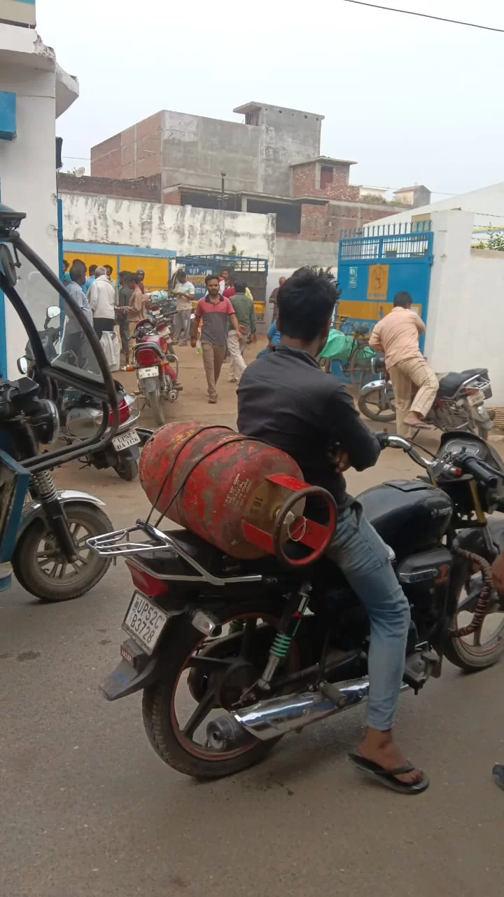 घरेलू गैस के दुरुपयोग पर कार्रवाई