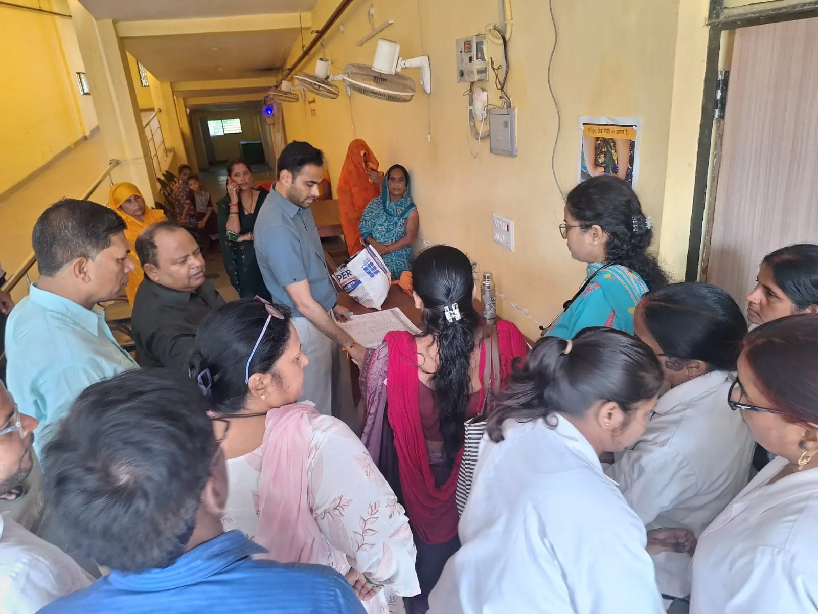 डीएम ने जताई नाराजगी