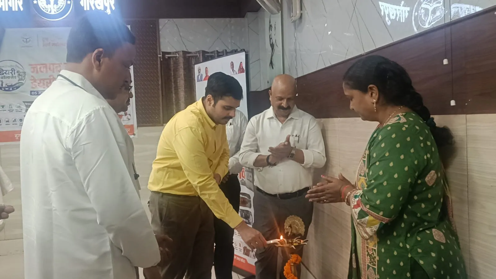 विकास भवन में आयोजित कॉन्क्लेव में किसानों को आधुनिक डेयरी तकनीकों और सरकारी योजनाओं की दी गई जानकारी, 28 पात्र लाभार्थियों का हुआ चयन।