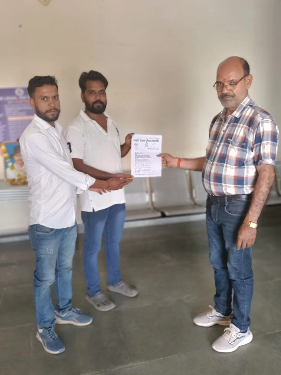 भारतीय किसान यूनियन संघ ने एसडीएम गंगधार को सौंपा ज्ञापन