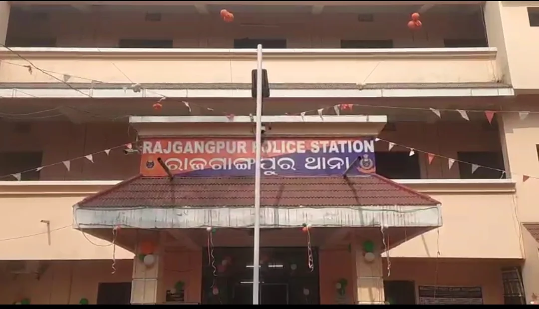 अवैध स्क्रैप कारोबार पर पुलिस की बड़ी कार्रवाई, तीन गिरफ्तार