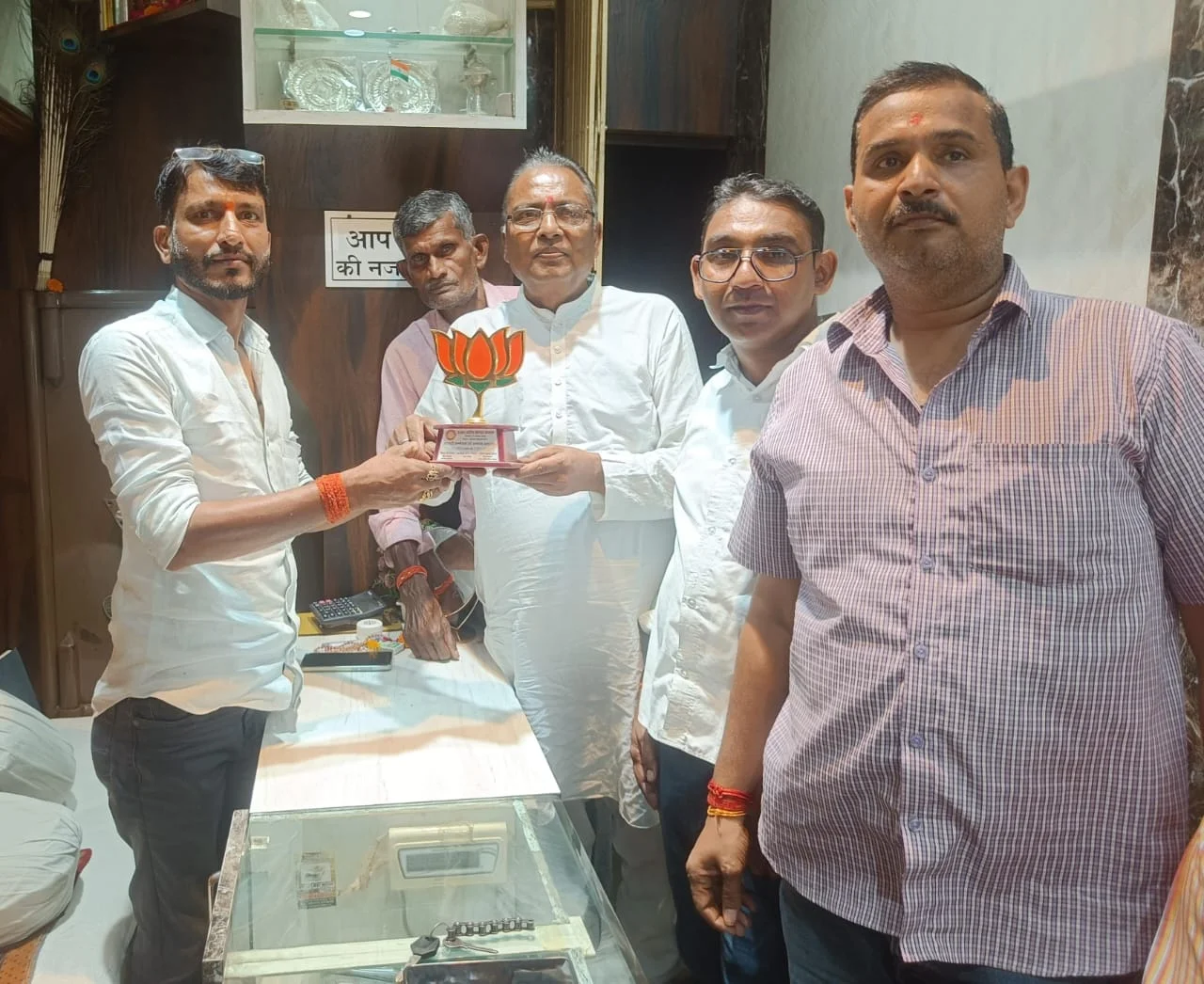 प्रदेश उपाध्यक्ष एवं चित्रकूटधाम मंडल प्रभारी विनय चौरसिया ने बांदा में बैठक कर जिले के व्यापारियों के साथ रणनीति पर चर्चा की
