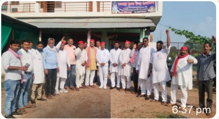 2027 विधानसभा चुनाव की तैयारियों को लेकर कार्यकर्ताओं को किया गया संबोधित, सांसद और जिलाध्यक्ष पर पार्टी विरोधी गतिविधियों के आरोप