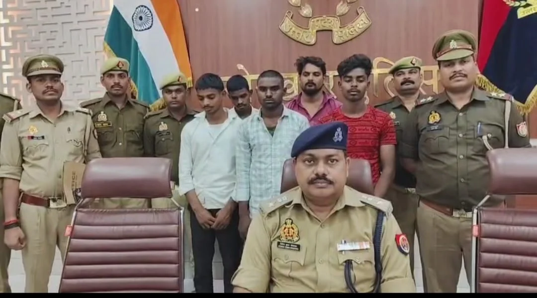 चिलुआताल पुलिस की बड़ी सफलता, दो लूटी मोटरसाइकिल और फर्जी नंबर प्लेट बरामद