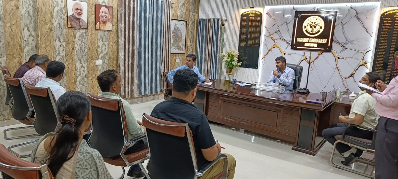 गोरखपुर देश का चौथा स्थान बना जहां लगेगा फ्लोटिंग सोलर पावर प्लांट।डीएम दीपक मीणा ने विभागीय अधिकारियों के साथ बैठक कर कार्ययोजना तेज की